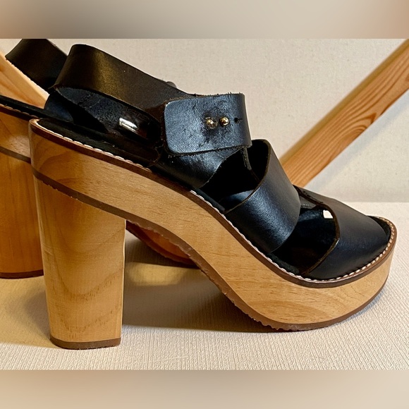 Free People Black Leather T Sandals with Wooden Heel Sz 40 / 9 - Picture 5 of 8